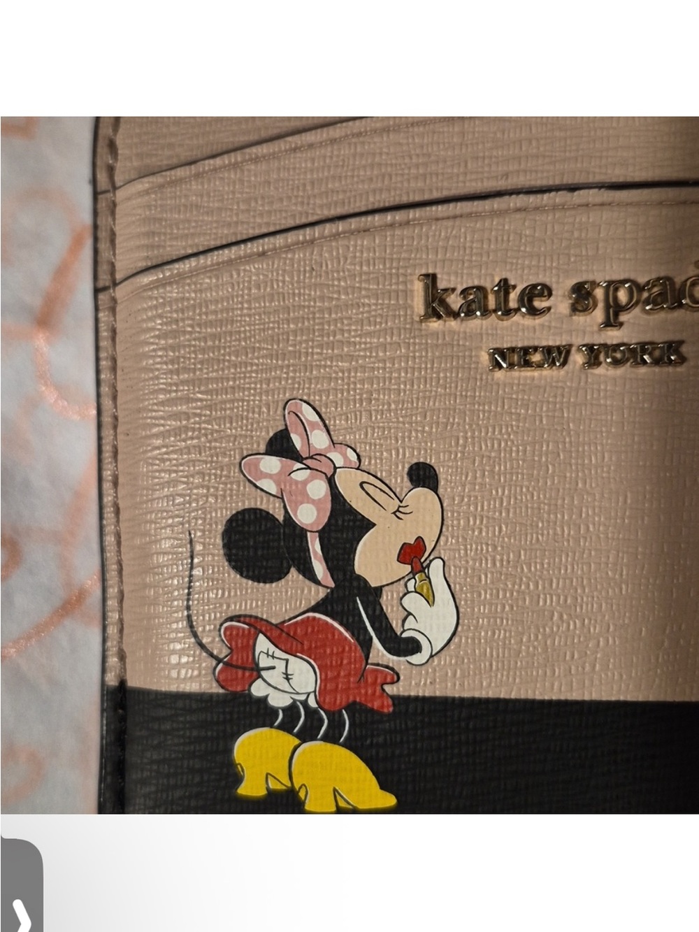 KATE SPADE
MINNIE MOUSE & DISNEY
COLLAB • Leather CC/ID
Wallet EUC - Picture 8 of 10